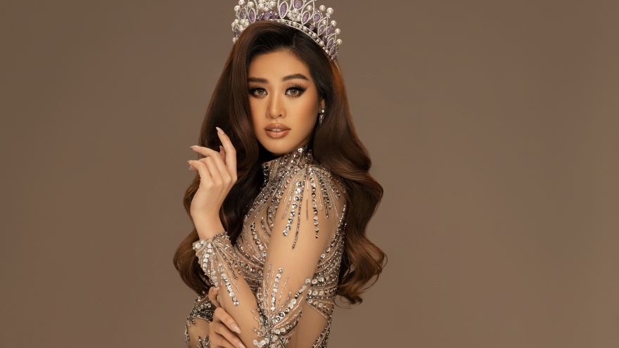 Hoa hậu Khánh Vân khoe vẻ quyến rũ trong bộ ảnh beauty queen mới